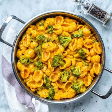 vegan macaroni and cheese with broccoli